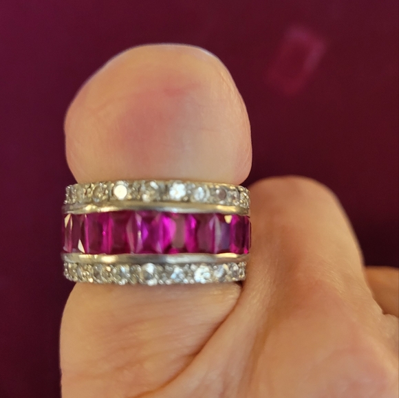 Beautiful vintage 925 ruby and cz ring - Picture 8 of 9